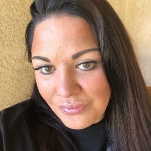 Meet your Posher, Traci